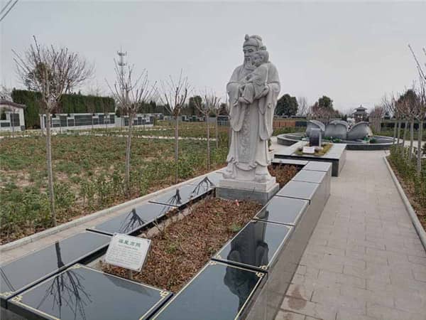 西安漢皇墓園的總占地面積以及建筑風(fēng)格是怎樣的？