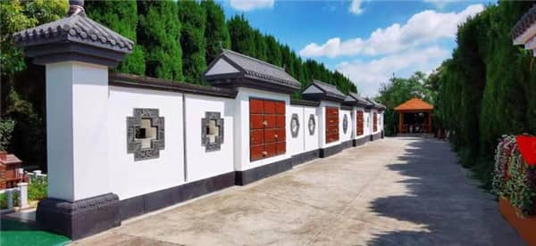 墳旁栽樹離多少米合適？距離建議與風(fēng)水考量
