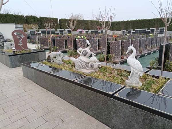 閻良漢皇樹葬墓園的地理位置對其業(yè)務和發(fā)展有何影響？