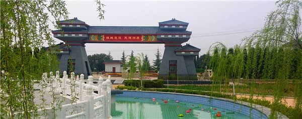 選擇西安漢皇樹(shù)葬墓園時(shí)，除了價(jià)格因素，還應(yīng)該考慮哪些因素？