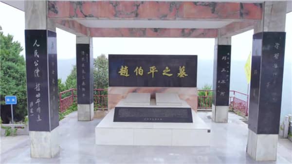 從西安市內(nèi)前往壽陽山公墓，除了公交線路外還有哪些便捷的交通方式？
