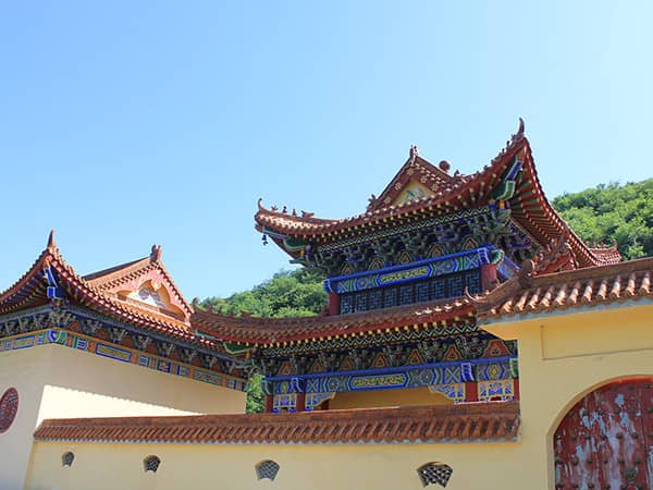西安壽陽(yáng)山墓園的“代客祭掃”服務(wù)具體包括哪些內(nèi)容，如何確保祭掃活動(dòng)的莊重與真摯？
