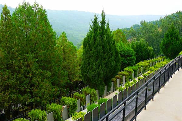 西安壽陽(yáng)山墓園，如何選擇合適的墳位？