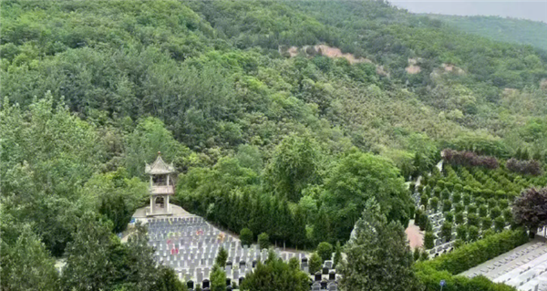 西安壽陽山墓園用地有爭議，懷念故人