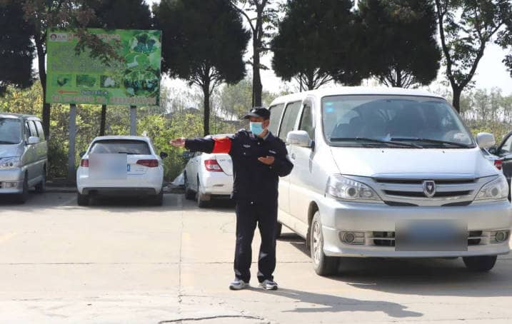 西安市民在選擇公墓時，應如何權衡壽陽山墓園和高橋墓園的優(yōu)缺點？