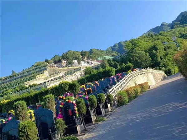 九龍山公墓：關中地區(qū)真山真水實景墓園的典范