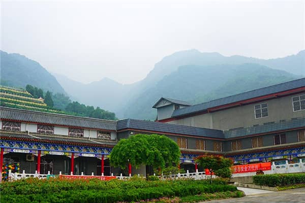 西安九龍山骨灰公墓，也稱為陜西九龍山公墓
