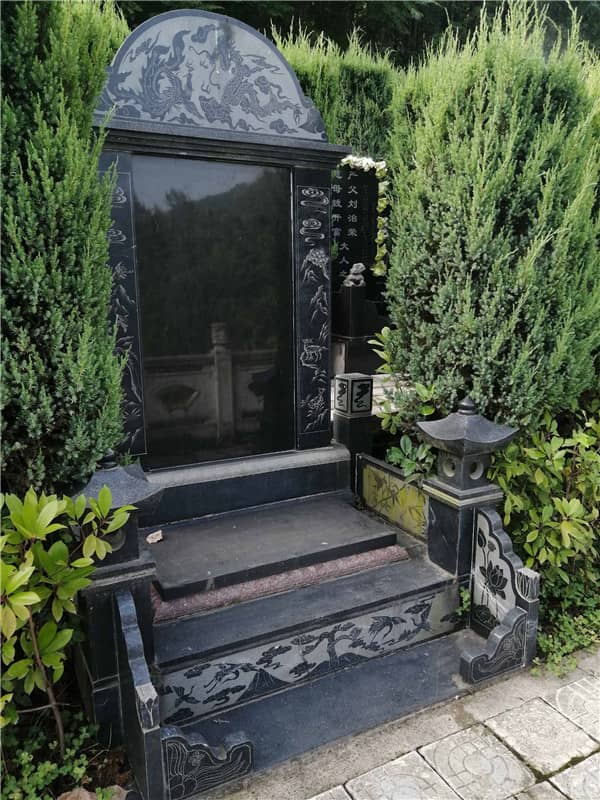 西安九龍山公墓與霸陵墓園環(huán)境對比：哪處是理想安息之地？