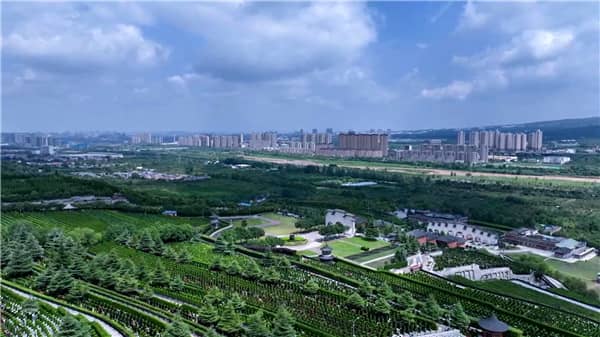 西安霸陵墓園有哪些特色？