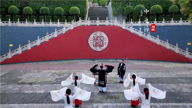 前往西安霸陵墓園新區(qū)交通指南：便捷出行，順利到達