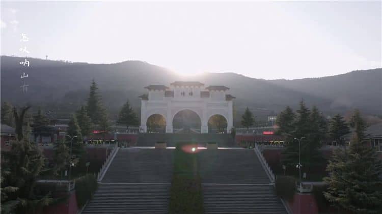 前往西安霸陵墓園祭掃，除了自駕外還有哪些便捷的公共交通方式？
