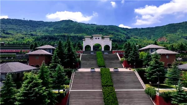 西安霸陵墓園，地址：陜西省西安市灞橋區(qū)毛西公路