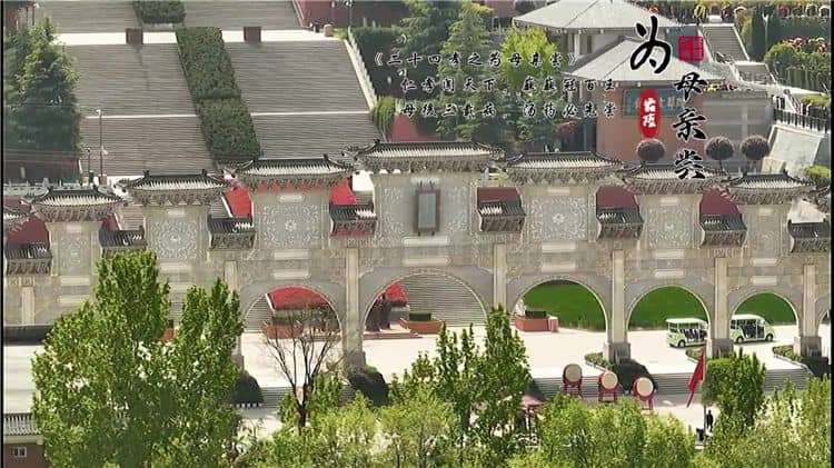 西安霸陵墓園新區(qū)和漢陵墓園在墓型選擇和安葬方式上有什么特色？