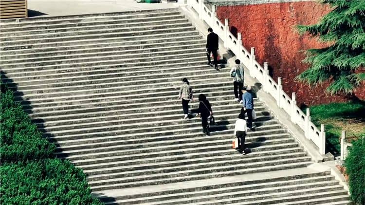 西安新霸陵墓地電話，真情服務(wù)保障！