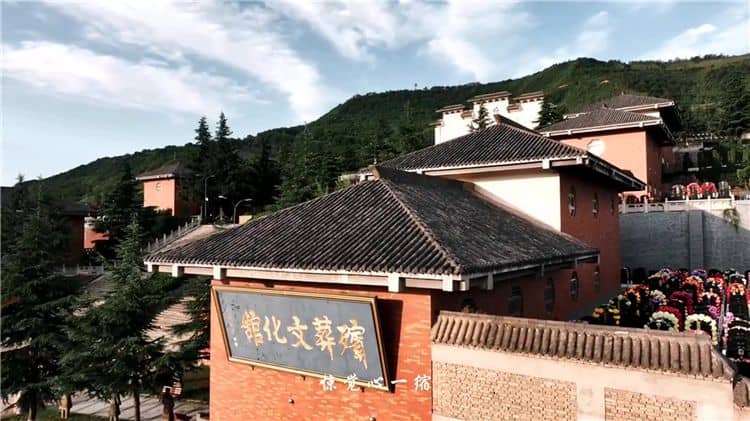 西安霸陵墓園，西安霸陵墓園的環(huán)境與服務(wù)