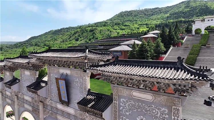 西安霸陵陵園提供了哪些生態(tài)葬方式，各自有什么特點(diǎn)？