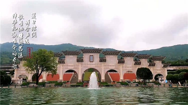 西安霸陵墓園新區(qū)辦理骨灰安葬業(yè)務(wù)的，喪屬提前電話預(yù)約
