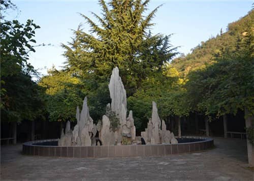 高橋墓園的地理位置及交通便利性如何？