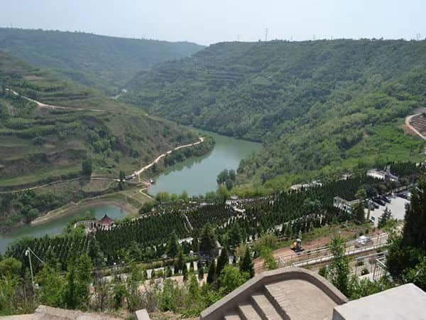 西安市高橋鯨魚溝墓地價格參考范圍是多少？