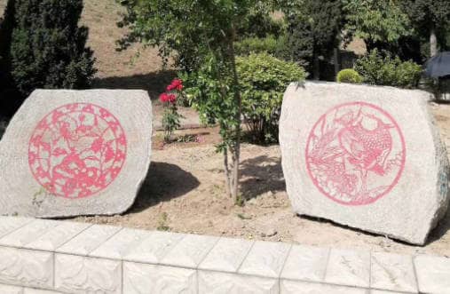 涇陽臥龍山福園在西安公墓市場中的定位是什么？它有哪些獨(dú)特之處？