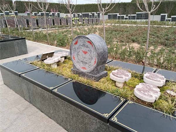 西安公墓產(chǎn)權(quán)到期后，家屬應(yīng)該如何處理以確保墓地的持續(xù)使用？